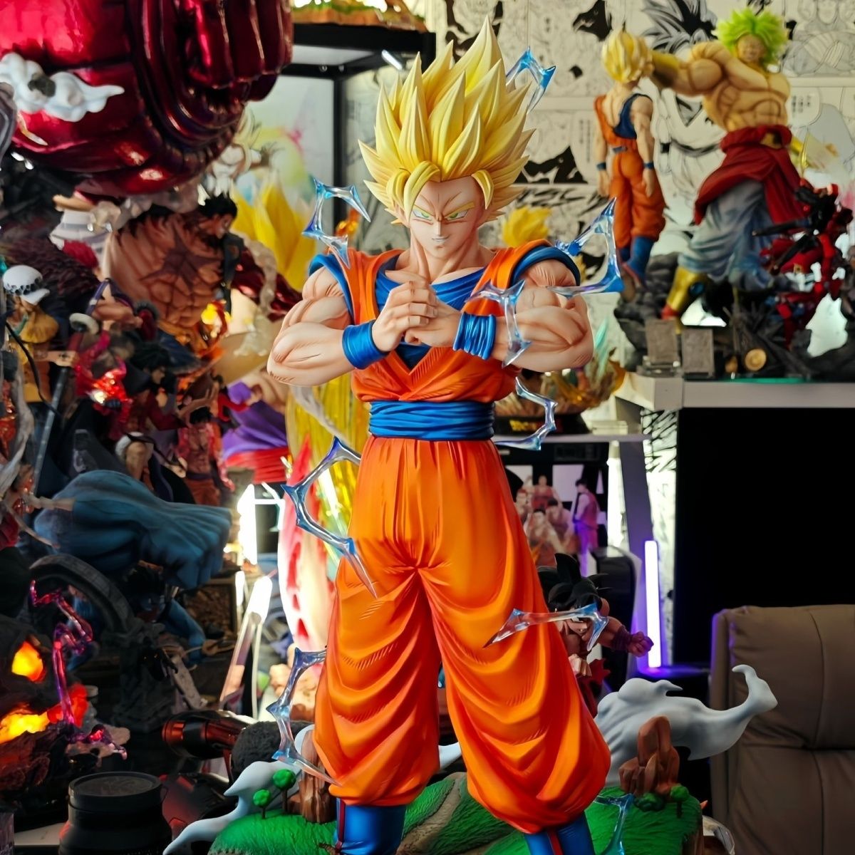 Vintage Collectible Figurines - Dragon Ball Super Saiyan 2 Goku