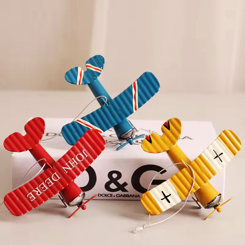 Vintage Metal Airplane Model R - огляд і ціна Vintage Collectible Christmas Ornaments