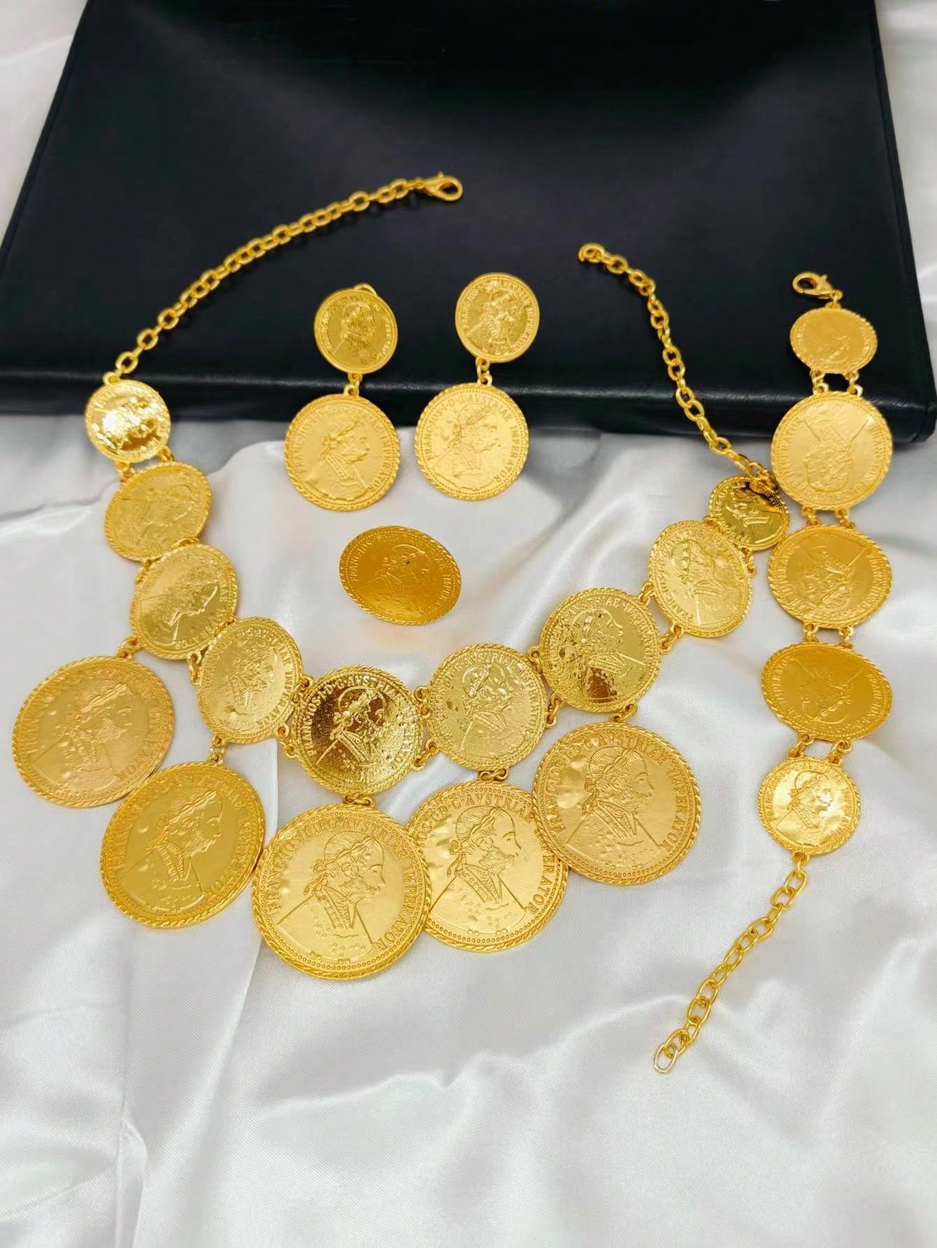 Trendy Nigerian Dubai Gold Col - огляд і ціна Vintage Collectible Coins