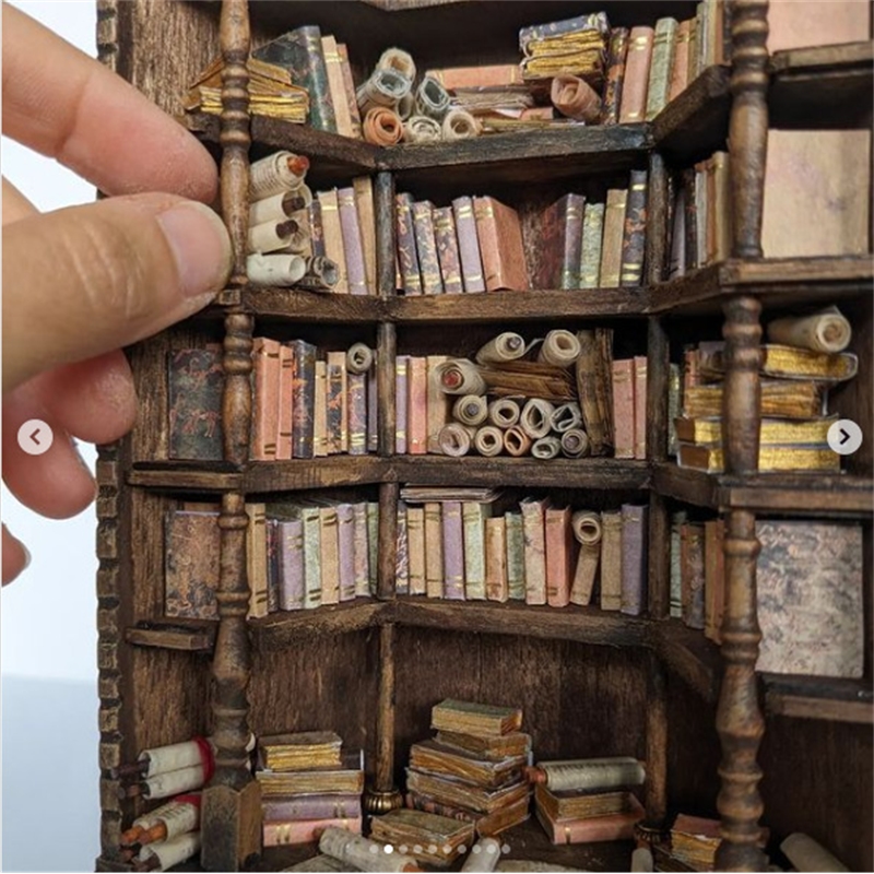 Miniature Bookcase Bookshelf D - огляд і ціна Vintage And Collectible Books