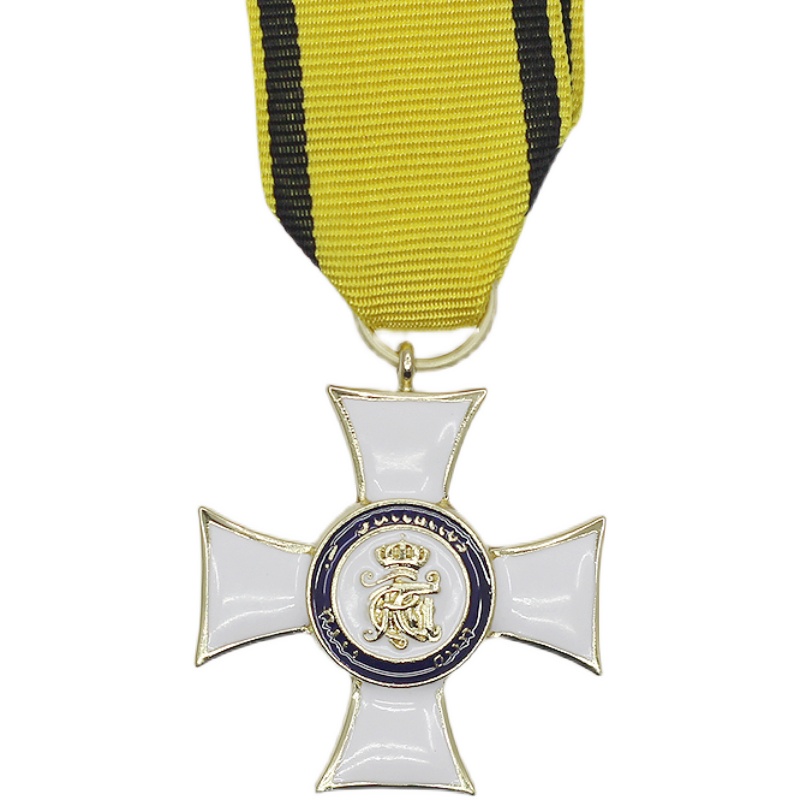 Classic Cross Medal Replica Co - огляд і ціна Collectible Vintage Brooches